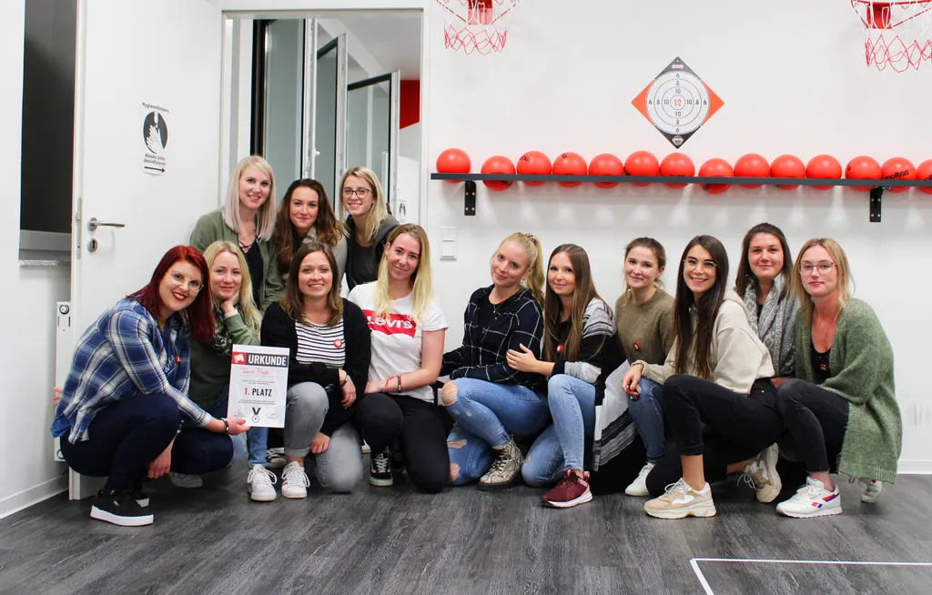Gen Z trifft Boomer: Wie spielerisches Teambuilding Generationenkonflikte am Arbeitsplatz löst